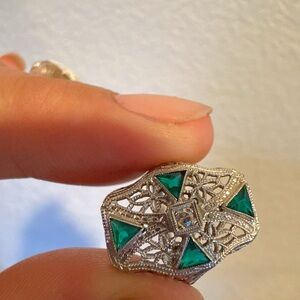 14k gold Old/antique Diamond&green emerald ring size 6.5